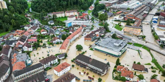 Големо невреме ја погоди Словенија, поплавите предизвикаа материјална штета