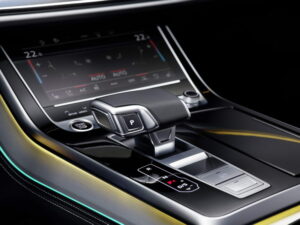 Надградениот Audi Q8 - Експресивен дизајн и нова технологија на осветлување