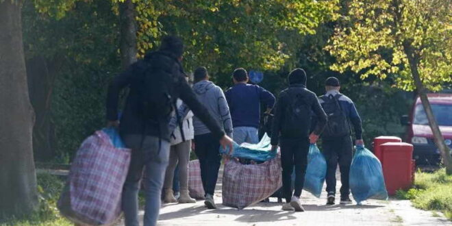 Германија ја менува мигрантската политика, Шолц ги заостри правата