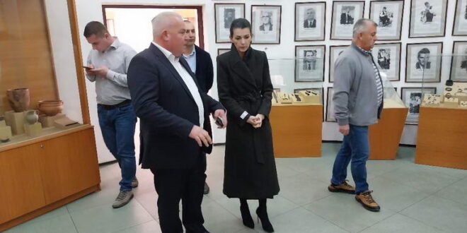 Министерката за култура Костадиновска-Стојчевска во посета на Делчево