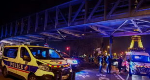 Еден убиен, двајца повредени во напад во Париз
