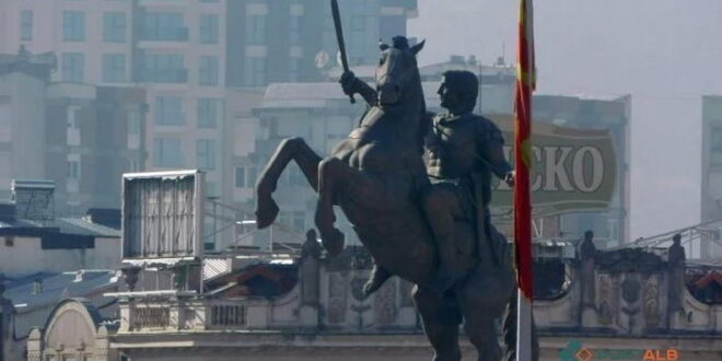 Поднесено обвинение против Здравев за спомениците од Скопје 2014, Груевски куртули