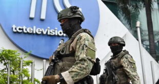 Еквадор: Упад во ТВ студио со гранати и динамит
