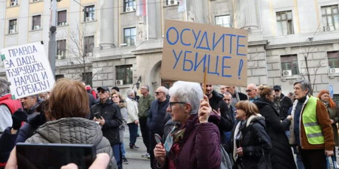 Протест во Белград против ослободителната пресуда за убиството на Славко Ќурувија