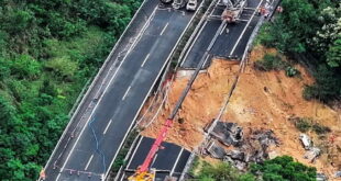 Најмалку 19 загинати: Се урна автопат во Кина